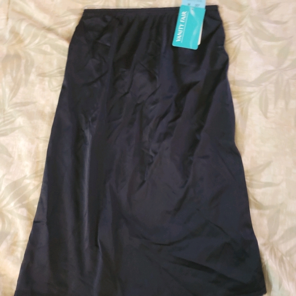 Vanity Fair 20" Skirt Slip